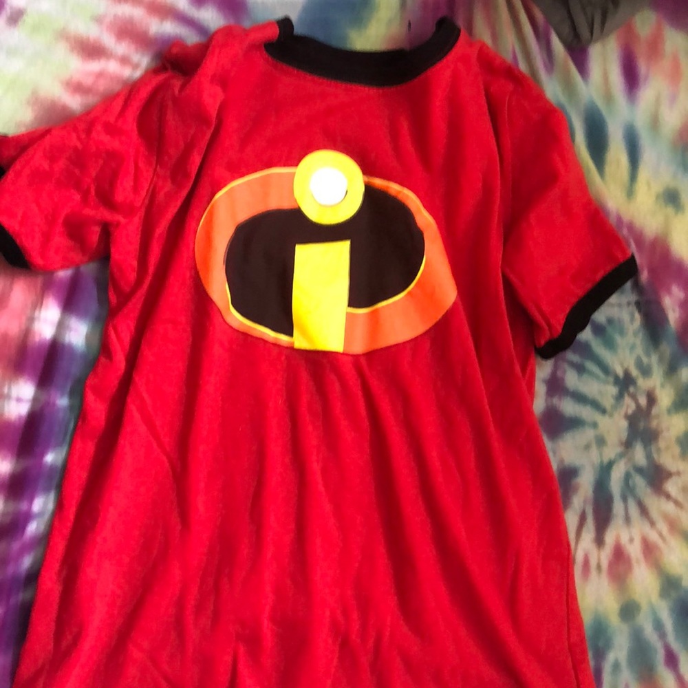 A Disney incredible youth XL graphic t-shirt